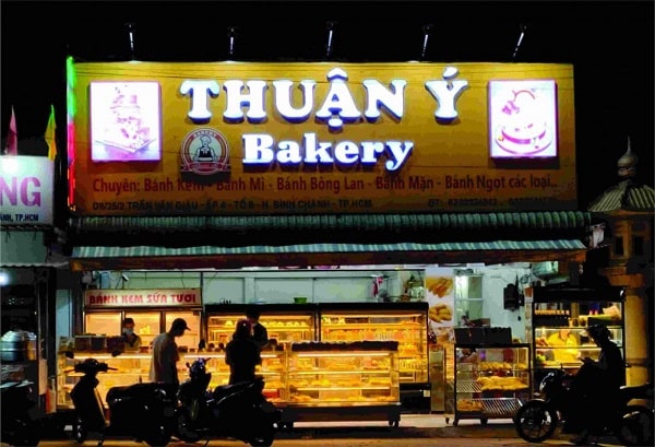 Biển hiệu bánh kem Thuận Ý