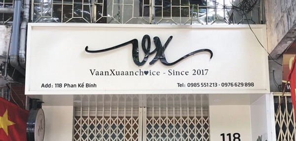 Chữ nổi fomex được dùng để làm biển hiệu quảng cáo cho cửa hàng thời trang