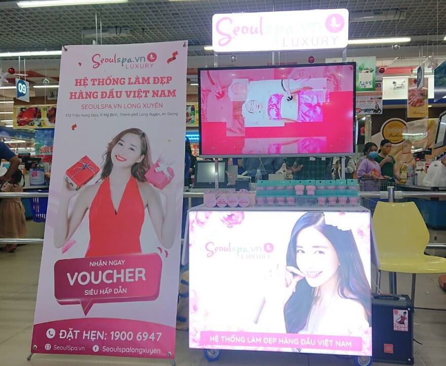 Booth quảng cáo của Seoul Spa - Hệ thống làm đẹp hàng đầu Việt Nam #1