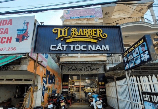 Bảng hiệu cắt tóc nam tôn sóng của T.U Barber
