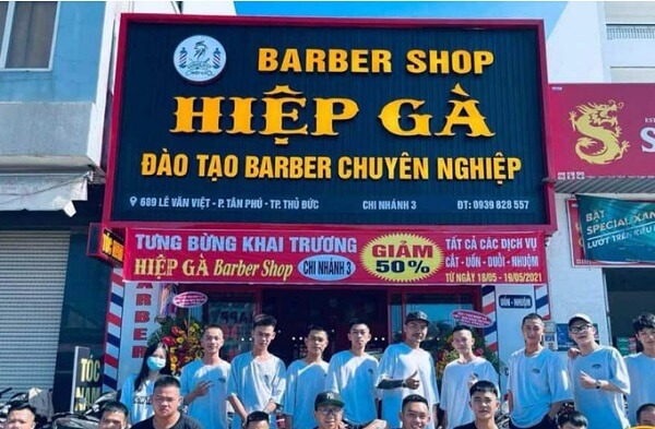 Bảng hiệu barber shop Alu chữ nổi mica Hiệp Gà