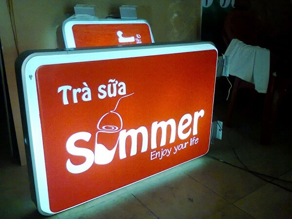 Mẫu biển hiệu hộp đèn của quán trà sữa Summer