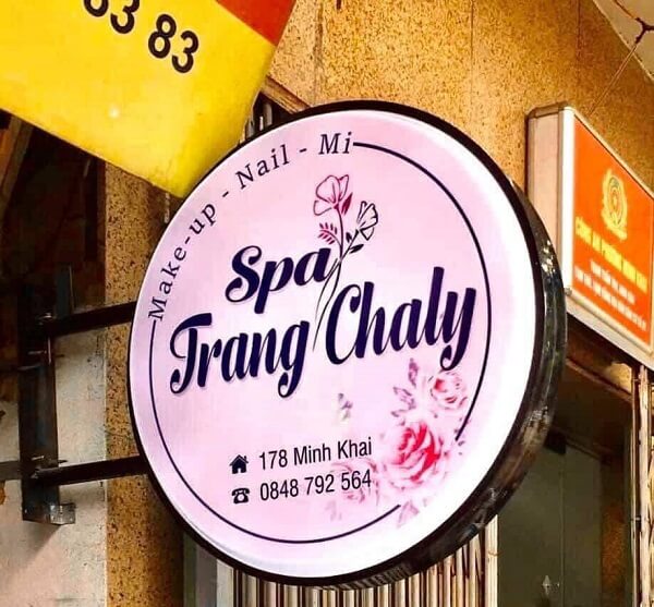 Mẫu bảng hiệu của tiệm Spa Trang Chaly vẫy hình tròn